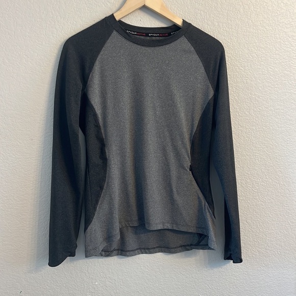 Spyder Active Long Sleeve Top Athletic Gray size Medium - Picture 3 of 12